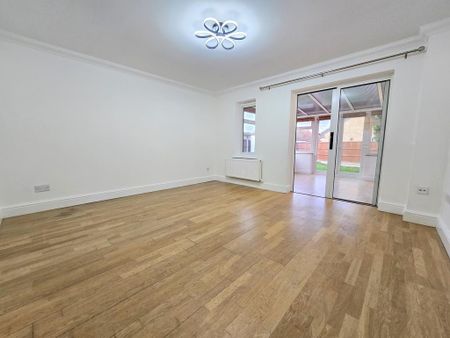 2 bedroom semi-detached house to rent - Photo 2