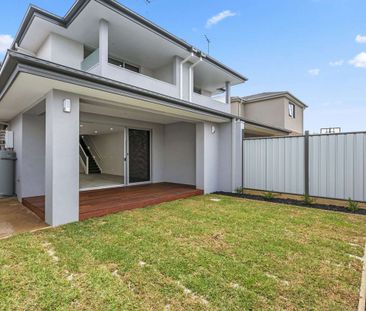 9 Taylor Avenue, Burwood East VIC 3151 - Townhouse For Rent | Domain - Photo 2