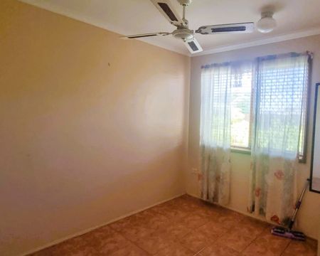 Charming Family Home for Lease in Avenell Heights - Photo 3