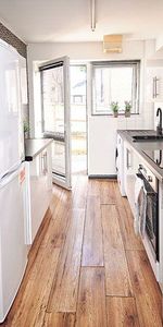 4 bedroom townhouse to rent - Photo 3