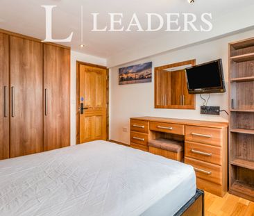 1 bedroom room to rent Milton Drive, Shepperton, TW17 - Photo 5