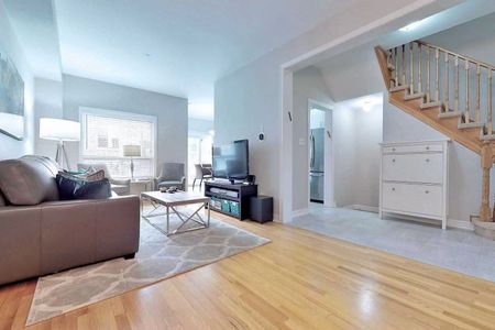 For Lease - 20 Firwood Drive, Richmond Hill, Ontario - Photo 2