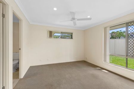 Spacious Family Living in the Heart of Upper Coomera - 4-Bedroom Home with Modern Comforts. - Photo 5