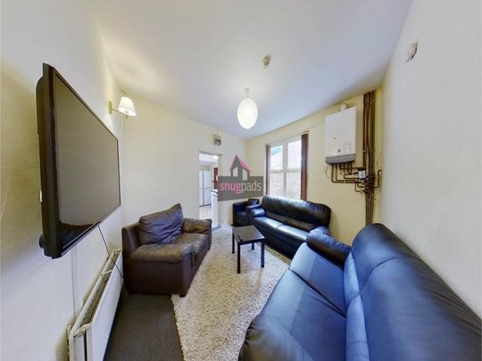 9 bedroom house to rent - Photo 1