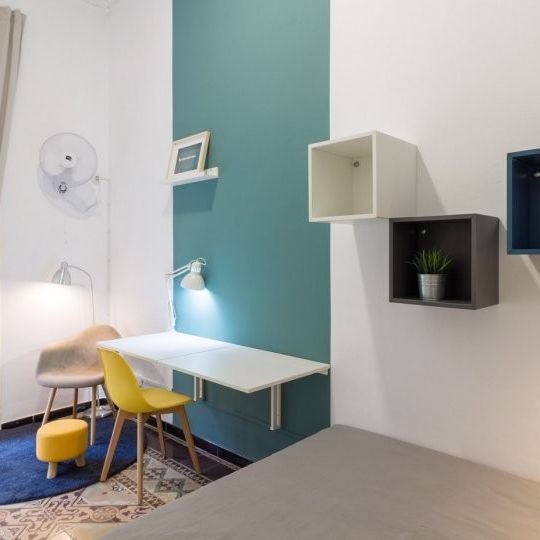 barcelona, Catalonia 08012 - Photo 1