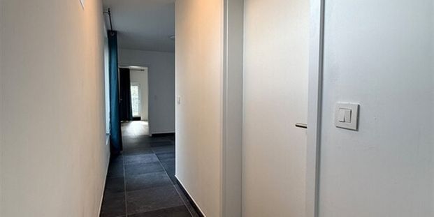 Appartement te huur in Andenne voor € 980 met 1 slaapkamer - Photo 1
