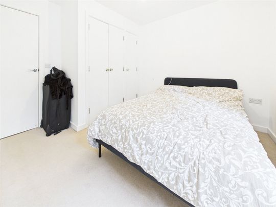 Langhorn Drive, Twickenham, Middlesex, TW2 - Photo 1