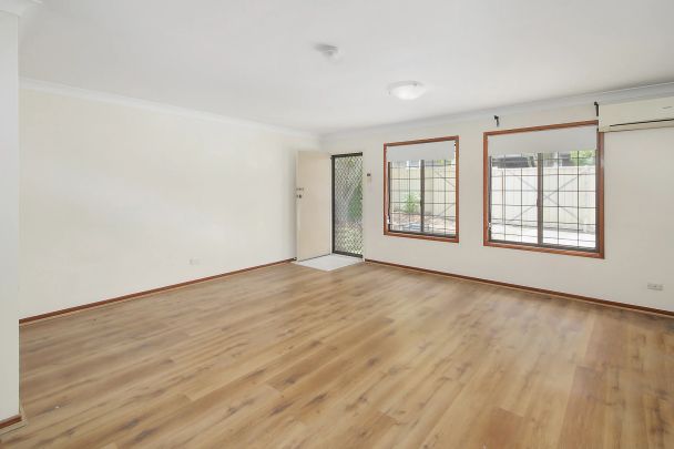 NEWLY REFURBISHED - THREE BEDROOM HOME - WALK TO GARDEN CITY - AIR CONDITIONING - Photo 1