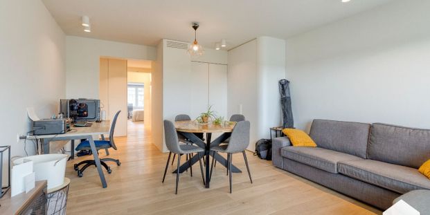 Appartement te huur in Sint-Andries voor € 850 met 1 slaapkamer - Photo 1