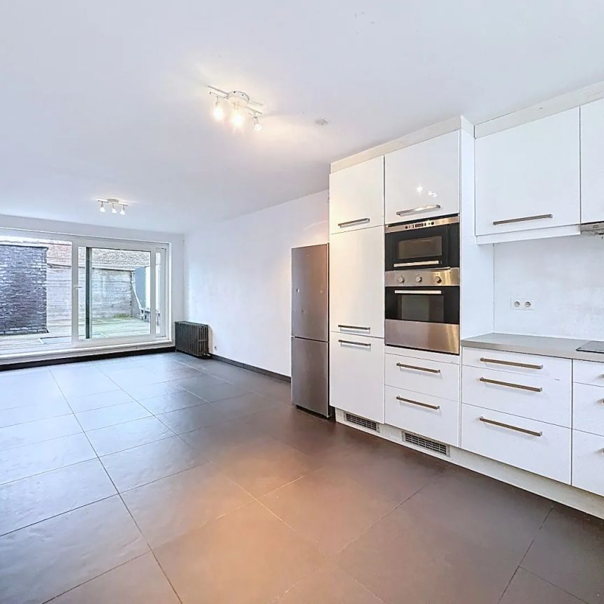 Appartement met 2 slaapkamers, ruim terras en garage te Koekelare - Photo 1