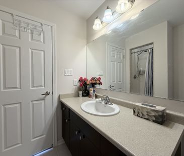 For Lease - 93 James Parrott Avenue, Markham, Ontario - Photo 2