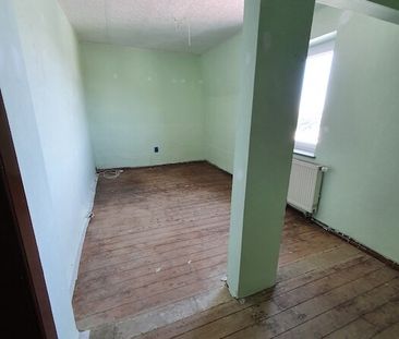 * Cossengrün-Gemütliche, ruhige 3 Zimmer Wohnung im Dachgeschoss - ... - Photo 2