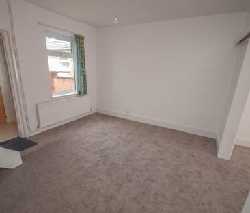 2 bedroom end of terrace house to rent - Photo 1