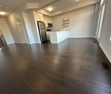 For Lease - 2352 Natasha Circle, Oakville, Ontario - Photo 4