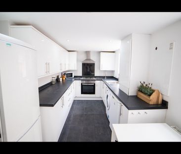 6 Bed Semi-Detached House, Albert Edward Road, L7 - Photo 6