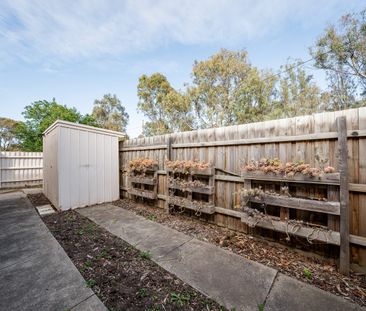 Perfect location, with enviable lifestyle opportunity! - Photo 1