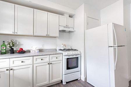 Rue Crevier Apartments - Photo 4