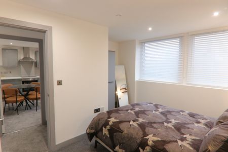Flat 115, Green Lane, Yeadon, Leeds, LS19 7GP - Photo 2