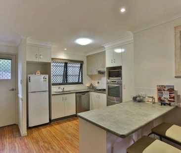 Modern Townhouse in Secure Complex - Photo 4