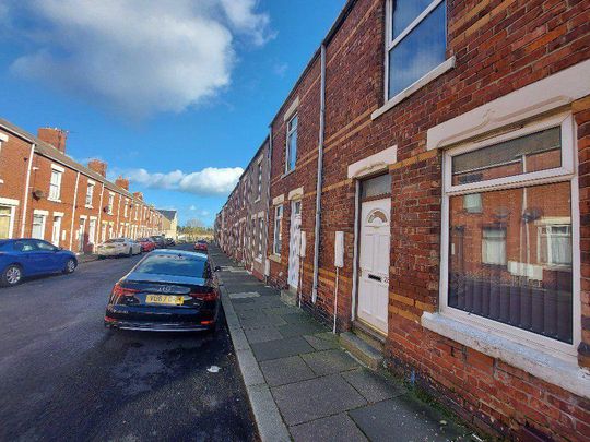 2 bedroom terraced house to rent - Photo 1