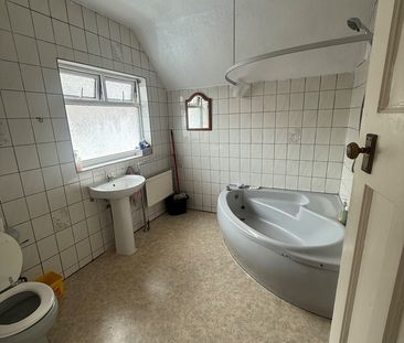 Room in a Shared Flat, Hartfield Crescent, B27 - Photo 3