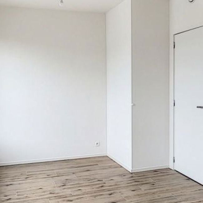Appartement te huur in Laken voor € 1.050 met 1 slaapkamer - Photo 1