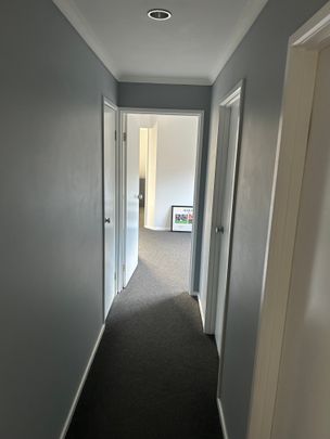 Narre Warren - Photo 1