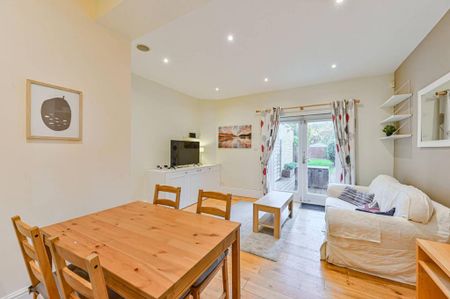 1 bedroom flat to rent - Photo 2