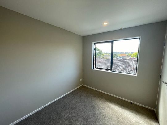 Brand New 4 Bedroom, Single Garage, 2.5 Bathrooms - Photo 1