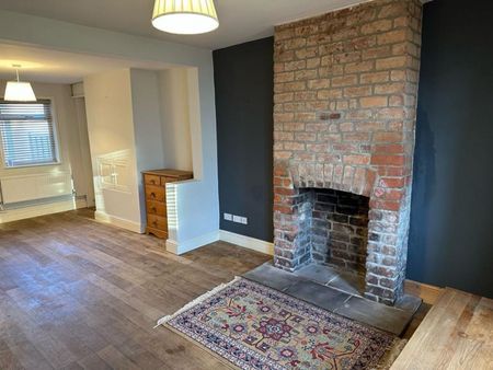 2 Bedroom Terraced House - Photo 4