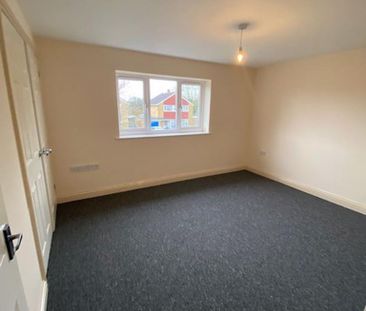 2 bedroom semi-detached house to rent - Photo 4