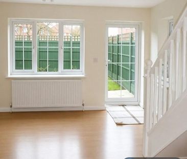 2 bedroom end of terrace house to rent - Photo 1