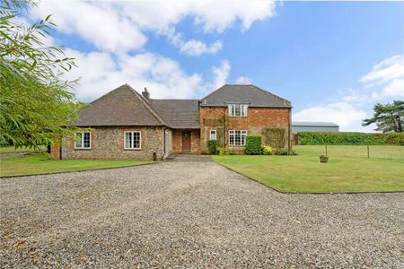 An impressive detached farmhouse situated in a rural position - Photo 4