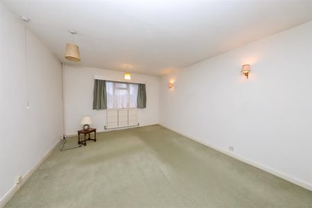 4 bedroom house - detached - Photo 3