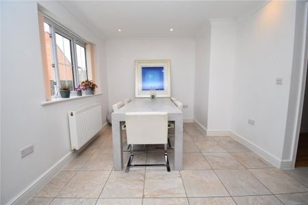 4 bedroom detached house to rent - Photo 3