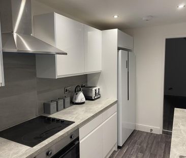 4 bedroom terraced house to rent - Photo 4