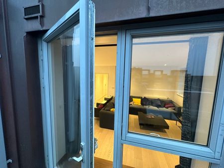 3 Bed Penthouse, Burnell Building, NW2 - Photo 3