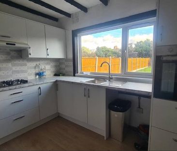 3 bedroom terraced house to rent - Photo 4