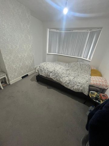 3 bedroom semi-detached house to rent - Photo 4