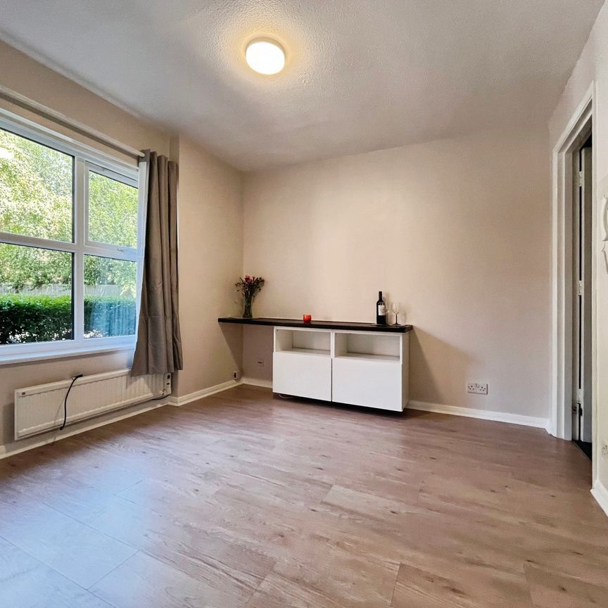 Pursewardens Close, Ealing, W13 9PW - Photo 1
