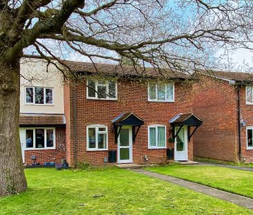 Kingfisher Close, Farnborough, GU14 - Photo 1