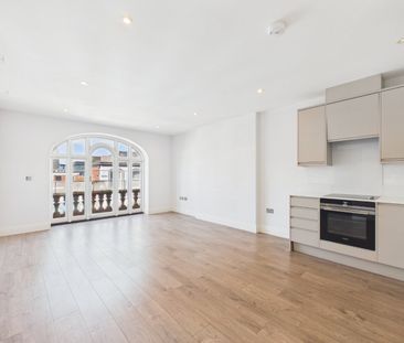 2 bedroom in High Street, Maidenhead - Photo 5