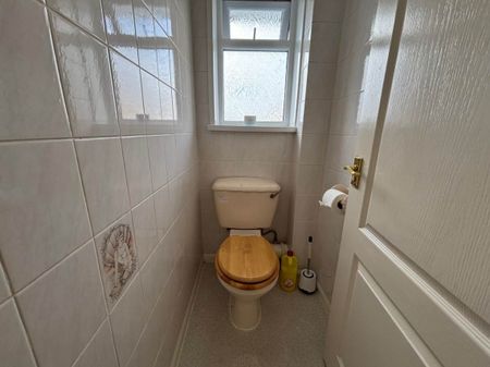 Worle, Weston-super-Mare, North Somerset - Photo 2