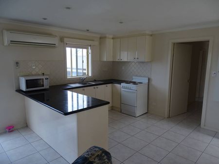 House To Rent - Photo 5