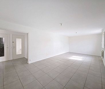 Location appartement 4 pièces 88 m² à Bourg-en-Bresse (01000) - Photo 3