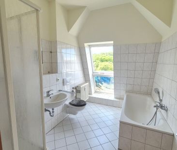 Charmante und lichtdurchflutete 2-Zimmer-Wohnung in saniertem Gründ... - Foto 1