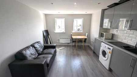 2 bedroom flat to rent - Photo 3