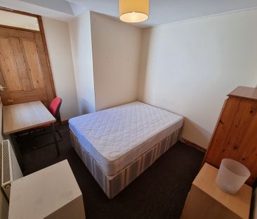 5 Bed Student Accommodation - Photo 3
