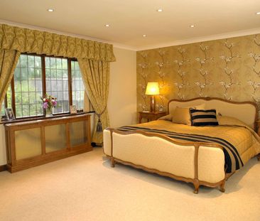 A charming country house and estate on the Surrey, Sussex, and Hamp... - Photo 4