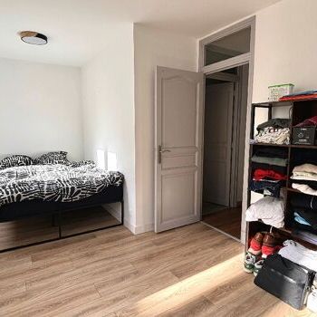 Appartement 4 pièces 80m2 REIMS 1 150 euros - Photo 1